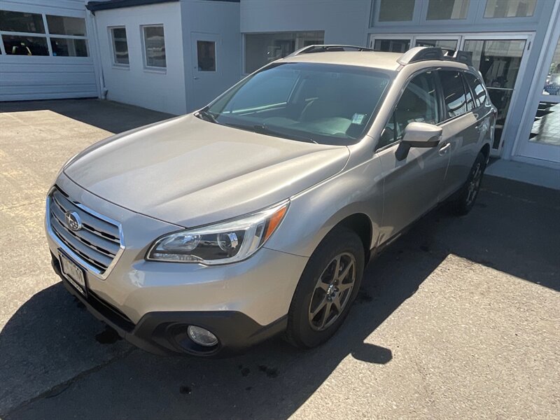 2016 Subaru Outback 2.5i Premium AWD / NEW TIRES / Blind Spot/84K MILE  / Backup Camera / LOCAL CAR - Photo 2 - Gladstone, OR 97027