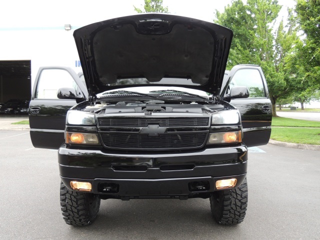 2005 Chevrolet Silverado 2500 LT / 4X4 / 6.6L Duramax Diesel / LIFTED LIFTED   - Photo 32 - Portland, OR 97217