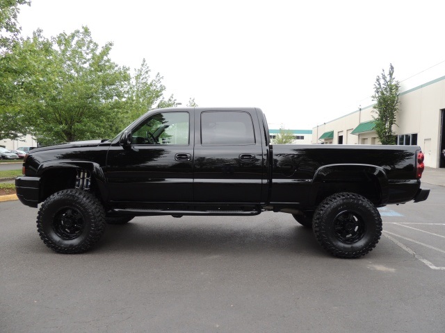 2005 Chevrolet Silverado 2500 LT / 4X4 / 6.6L Duramax Diesel / LIFTED LIFTED   - Photo 3 - Portland, OR 97217