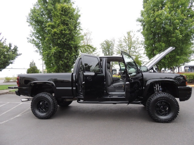 2005 Chevrolet Silverado 2500 LT / 4X4 / 6.6L Duramax Diesel / LIFTED LIFTED   - Photo 30 - Portland, OR 97217