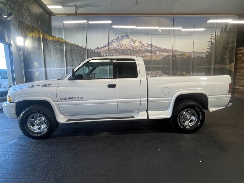 2000 Dodge Ram 1500 SLT 4dr 4X4 / 5.9L V   - Photo 3 - Gladstone, OR 97027