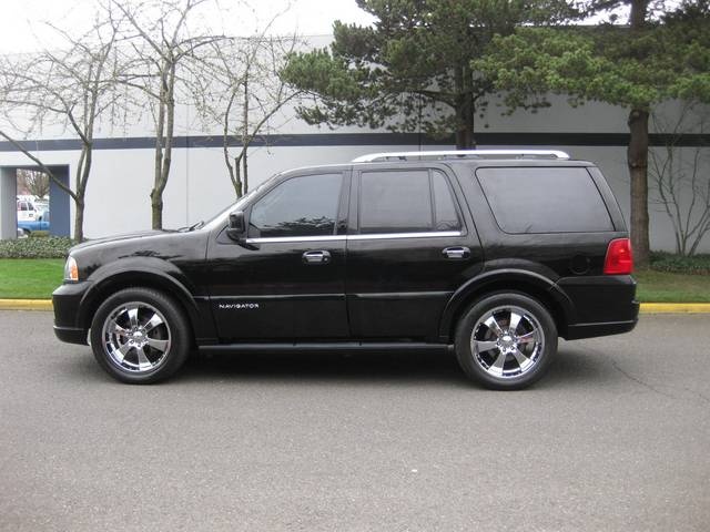 2006 Lincoln Navigator Luxury   - Photo 2 - Portland, OR 97217