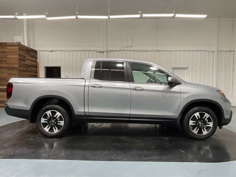 2020 Honda Ridgeline RTL Pickup 4X4 / V6 / Leather / 1-OWNER / 24K MILE  / LOCAL HONDA - Photo 4 - Gladstone, OR 97027