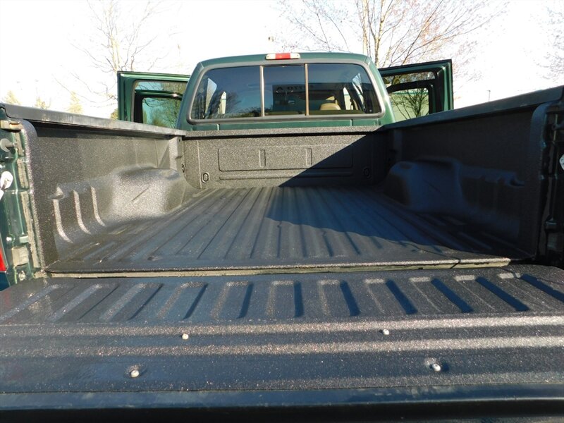 2003 Ford F-250 Super Duty Lariat Crew Cab 4X4/ V10 Gas / CLEAN   - Photo 19 - Portland, OR 97217