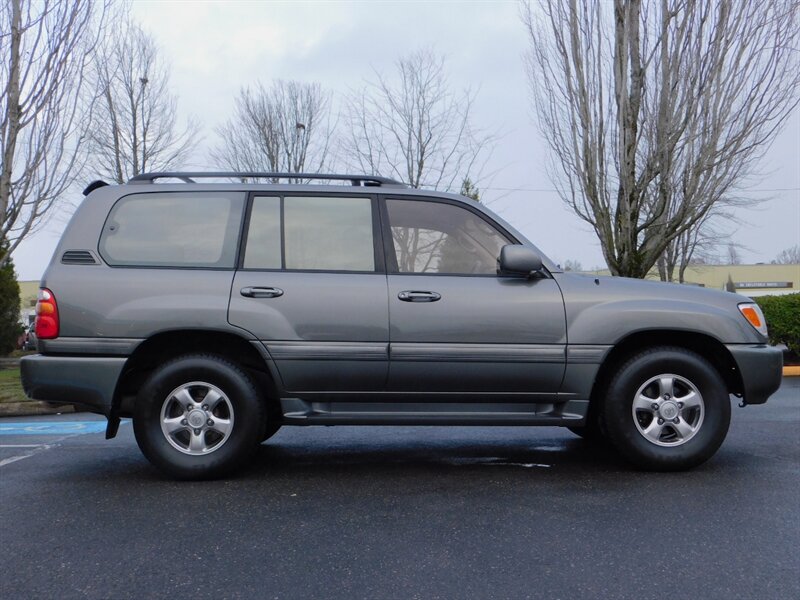 2002 Toyota Land Cruiser Sport utility AWD /3RD ROW / Leather Heated Seats   - Photo 4 - Portland, OR 97217