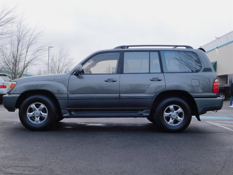 2002 Toyota Land Cruiser Sport utility AWD /3RD ROW / Leather Heated Seats   - Photo 3 - Portland, OR 97217