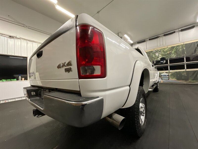 2004 Dodge Ram 2500 Laramie 4X4 / 5.9L DIESEL / 6-SPEED / 1-OWNER  LOCAL OREGON TRUCK / RUST FREE / LEATHER & HEATED SEATS / LONG BED / 109,000 MILES - Photo 12 - Gladstone, OR 97027