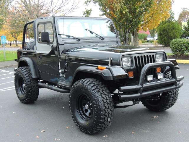 1994 Jeep Wrangler Convertible / 4X4 / 5 Speed Manual /  LIFTED