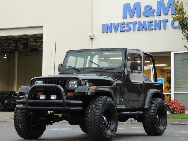 1994 Jeep Wrangler Convertible / 4X4 / 5 Speed Manual /  LIFTED