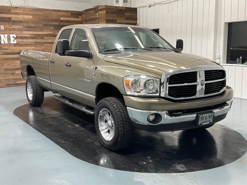 2006 Dodge Ram 2500 ST Crew Cab 4x4 / 5.9L Cummins Diesel / RUST FREE  / NEW SPRAY BEDLINER / LOCAL RUST FREE - Photo 2 - Gladstone, OR 97027