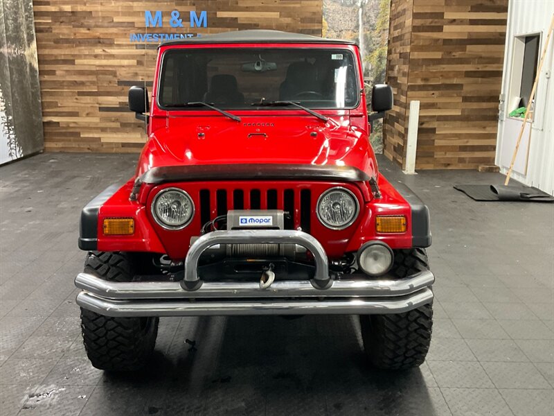 2005 Jeep Wrangler Rubicon 2Dr 4X4 / 4.0L 6Cyl / 6-SPEED / LIFTED  BRAND NEW TOP / LIFTED w/ MUD TIRES / WINCH & GRILL GUARD / SHARP & CLEAN !! - Photo 5 - Gladstone, OR 97027