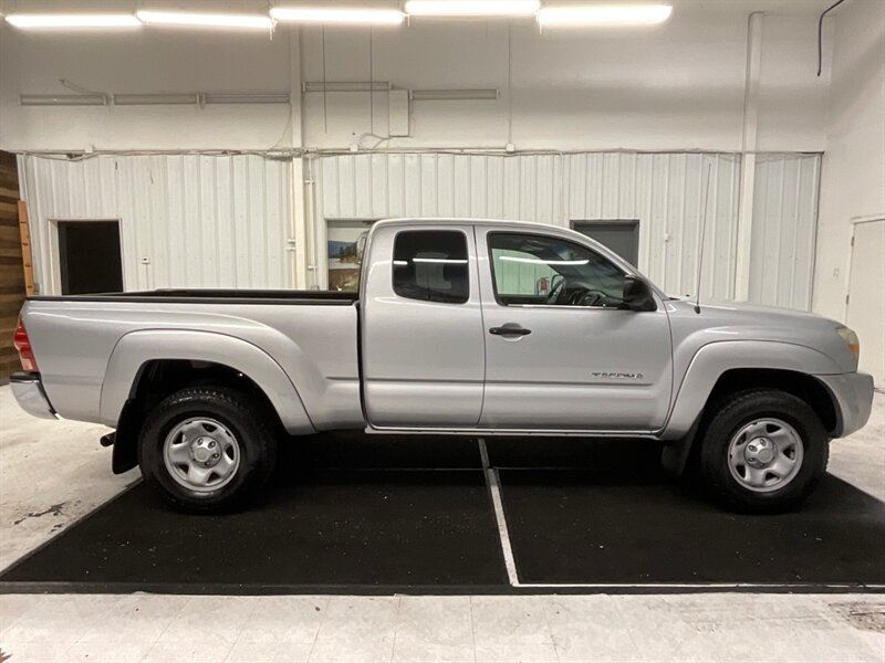 2005 Toyota Tacoma V6 Access Cab 4X4 / 4.0L V6 / 6-SPEED MANUAL  / RUST FREE / Towing Package / 154K MILES - Photo 4 - Gladstone, OR 97027