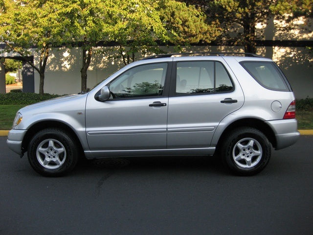 2000 Mercedes-Benz ML320/ AWD/ 1-OWNER/ 82k miles   - Photo 2 - Portland, OR 97217