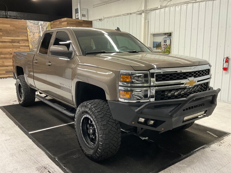 2015 Chevrolet Silverado 1500 LT Double Cab 4X4 / 5.3L V8 / LIFTED & CUSTOM  / LIFTED w. 35 " Tires & 18 " Fuel Wheels / 75K MILES - Photo 2 - Gladstone, OR 97027