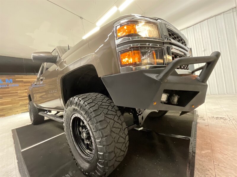 2015 Chevrolet Silverado 1500 LT Double Cab 4X4 / 5.3L V8 / LIFTED & CUSTOM  / LIFTED w. 35 " Tires & 18 " Fuel Wheels / 75K MILES - Photo 10 - Gladstone, OR 97027