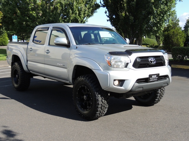 2013 Toyota Tacoma V6 / 4X4 / TRD Sport Pkg / LIFTED LIFTED