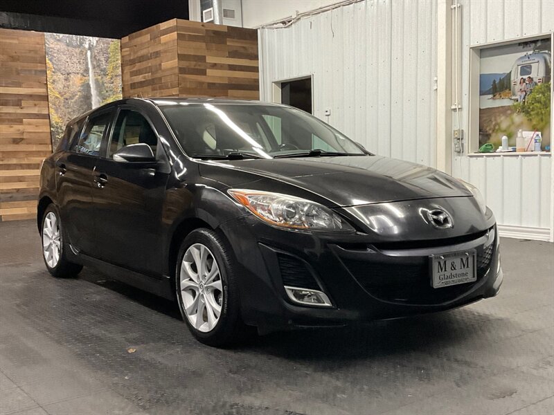 2010 Mazda Mazda3 s Sport  Hatchback / 6-SPEED / Great Condition   - Photo 2 - Gladstone, OR 97027