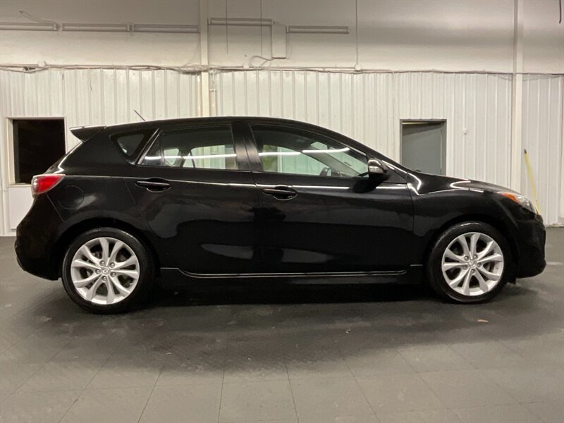 2010 Mazda Mazda3 s Sport  Hatchback / 6-SPEED / Great Condition   - Photo 4 - Gladstone, OR 97027