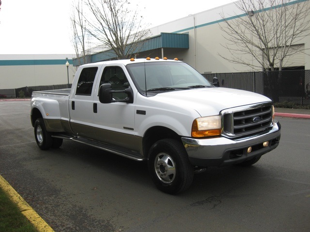 2001 Ford F-350 Lariat/ 4x4/ 7.3L Diesel/ Dually/ 6-Spd manual   - Photo 2 - Portland, OR 97217