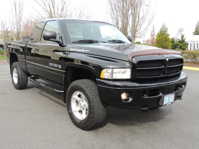 2001 Dodge Ram 1500 SLT Plus 4WD - Photo 2 - Portland, OR 97217