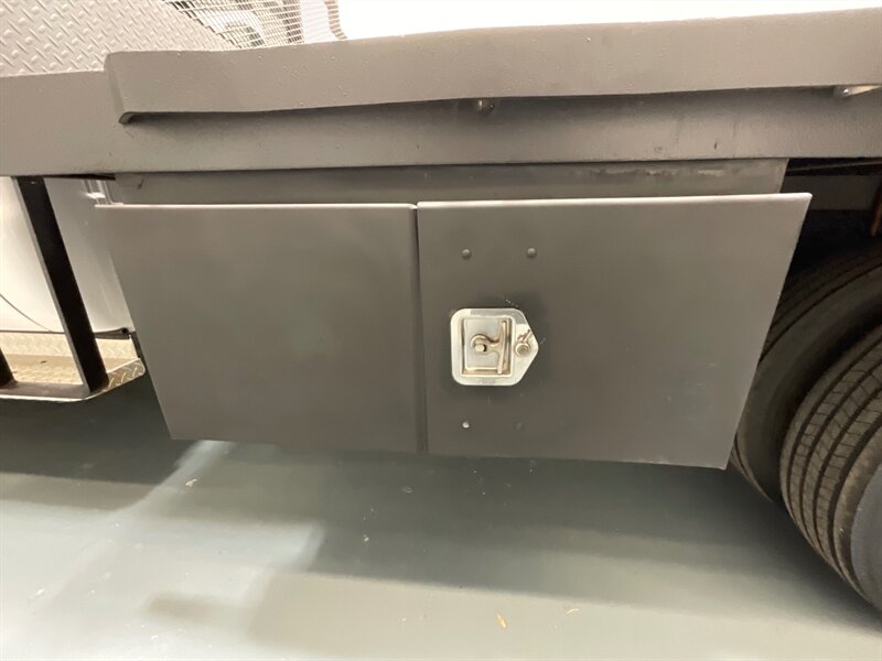 2001 Ford F-550 SUPER DUTY Regular Cab 7.3L DIESEL /DUALLY/6-SPEED /6-NEW TIRES / ZERO RUST / FLAT BED /12 FT BED with 8 FT WIDE - Photo 21 - Gladstone, OR 97027