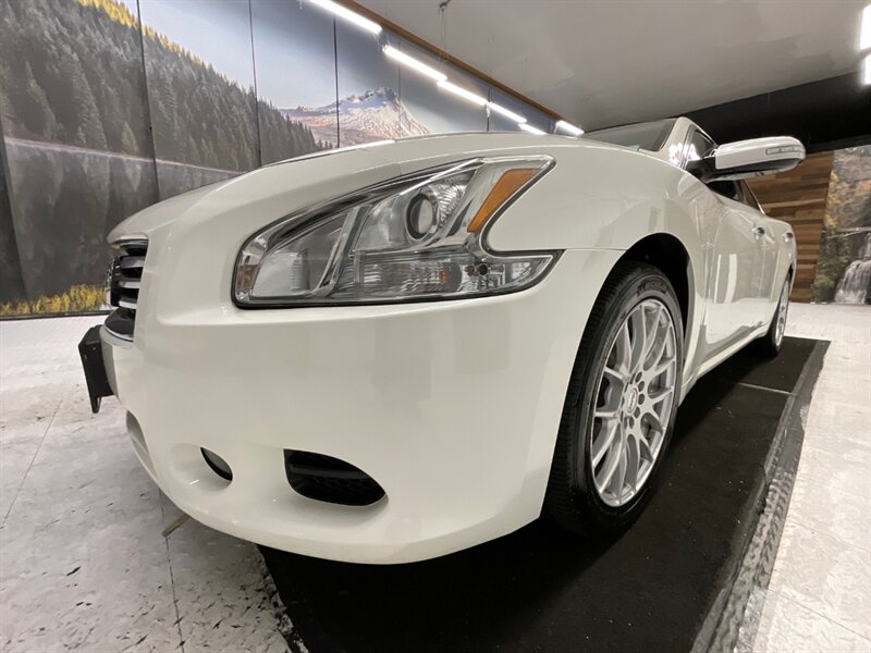 2012 Nissan Maxima 3.5 SV / Leather Heated seats /Navigation & Camera  / Sunroof / Technology Pkg / ONLY 70,000 MILES - Photo 27 - Gladstone, OR 97027