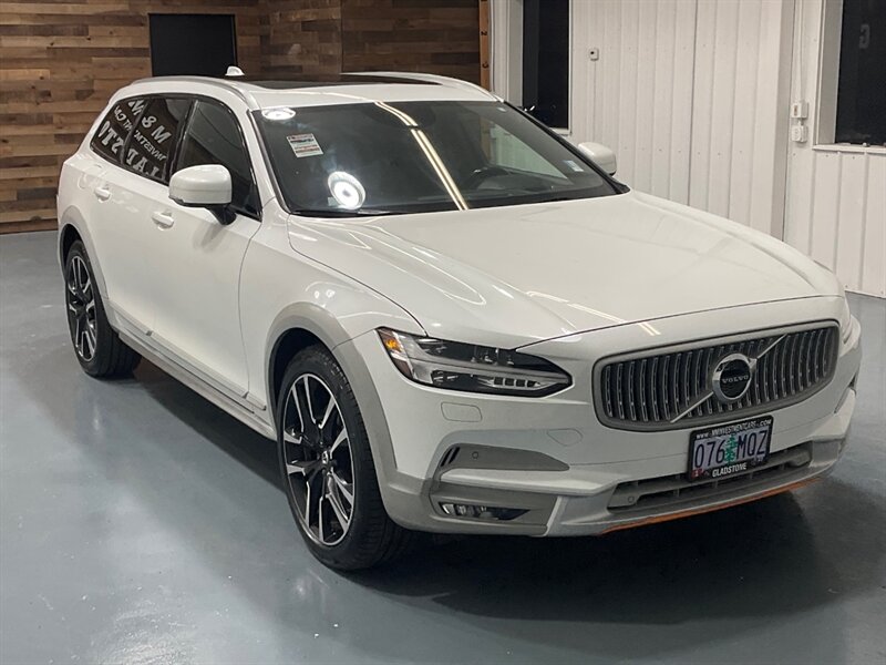2018 Volvo V90 Cross Country T6 Volvo Ocean Race AWD / Pano Sunroof/ 57K MILES / Leather Heated Seats / BLIS / Adaptive Cruise / Camera - Photo 2 - Gladstone, OR 97027