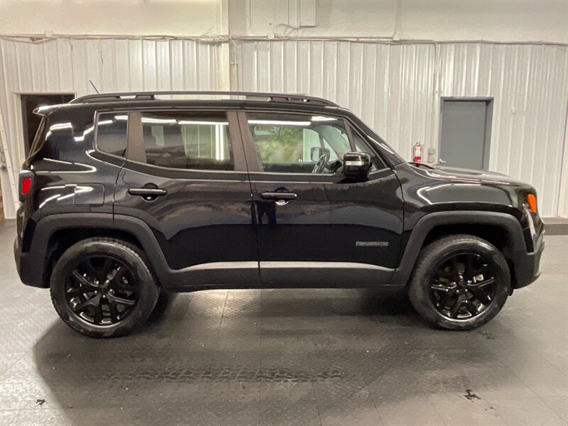 2017 Jeep Renegade Altitude 4X4 / Backu   - Photo 4 - Gladstone, OR 97027