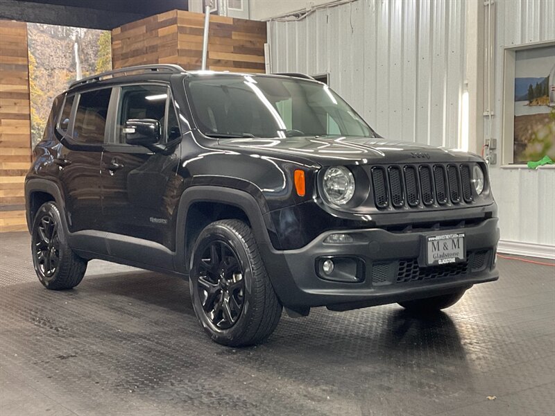 2017 Jeep Renegade Altitude 4X4 / Backu   - Photo 2 - Gladstone, OR 97027