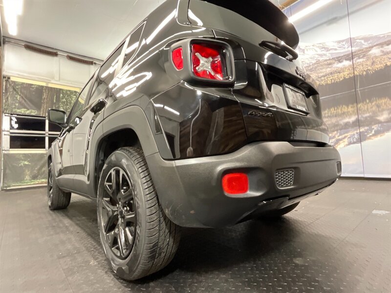 2017 Jeep Renegade Altitude 4X4 / Backu   - Photo 10 - Gladstone, OR 97027