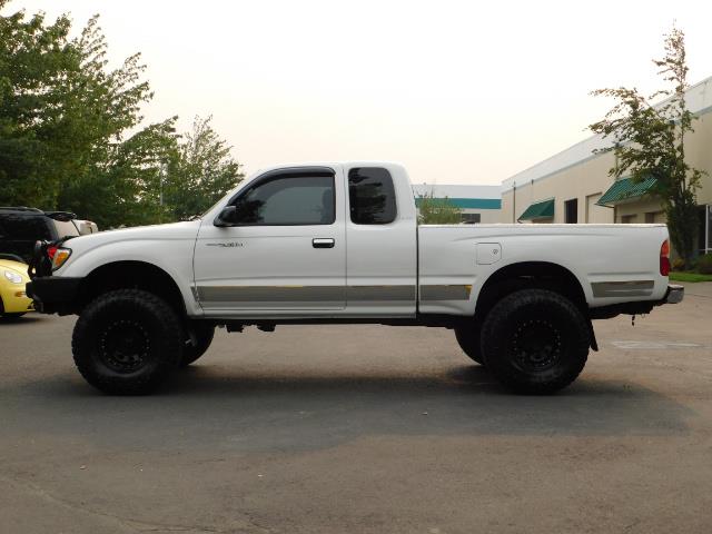 2000 Toyota Tacoma SR5 V6 / 4X4 / 5-SPEED MANUAL / LIFTED LIFTED   - Photo 3 - Portland, OR 97217