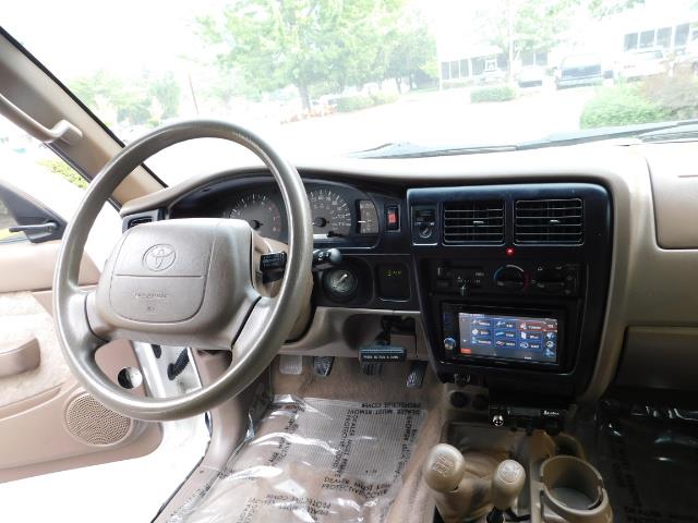 2000 Toyota Tacoma SR5 V6 / 4X4 / 5-SPEED MANUAL / LIFTED LIFTED   - Photo 17 - Portland, OR 97217