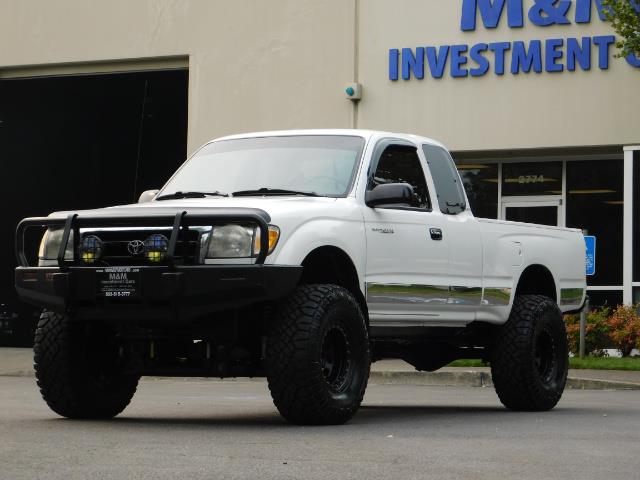 2000 Toyota Tacoma SR5 V6 / 4X4 / 5-SPEED MANUAL / LIFTED LIFTED   - Photo 1 - Portland, OR 97217