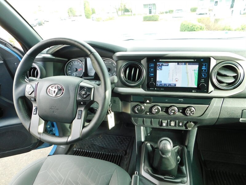 2019 Toyota Tacoma TRD Off-Road 4X4 V6 /6-SPEED /4,800 MILES   - Photo 14 - Portland, OR 97217