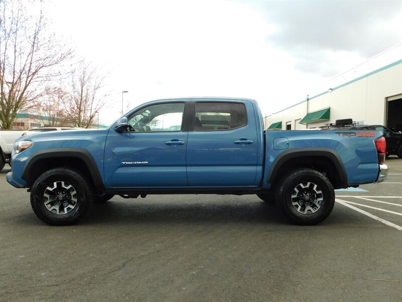 2019 Toyota Tacoma TRD Off-Road 4X4 V6 /6-SPEED /4,800 MILES   - Photo 3 - Portland, OR 97217