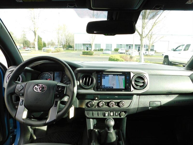 2019 Toyota Tacoma TRD Off-Road 4X4 V6 /6-SPEED /4,800 MILES   - Photo 34 - Portland, OR 97217