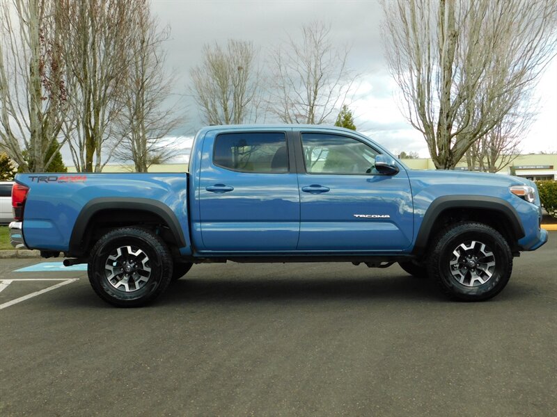 2019 Toyota Tacoma TRD Off-Road 4X4 V6 /6-SPEED /4,800 MILES   - Photo 4 - Portland, OR 97217