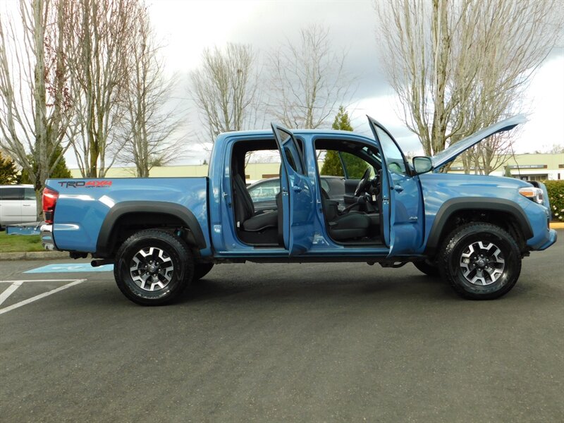 2019 Toyota Tacoma TRD Off-Road 4X4 V6 /6-SPEED /4,800 MILES   - Photo 29 - Portland, OR 97217