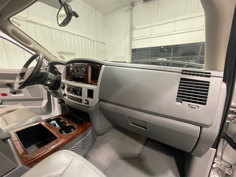 2008 Dodge Ram 2500 Laramie 4X4 6.7L DIESEL / 61,000 MILES/ ZERO RUST / SHORT BED / Leather Heated Seats / Power Sliding rear window - Photo 36 - Gladstone, OR 97027