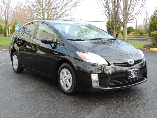 2010 Toyota Prius IV Leather Navigation   - Photo 2 - Portland, OR 97217