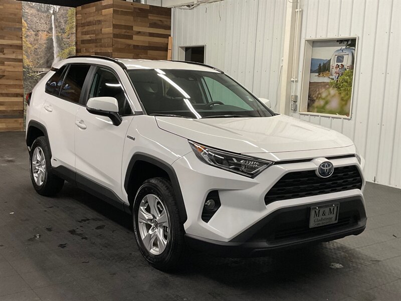 2021 Toyota RAV4 HYBRID XLE AWD / Heated Seats / ONLY 5,000 MILES  1-OWNER / LIKE NEW CONDITION / Cold Weather Pkg / Backup Camera - Photo 2 - Gladstone, OR 97027