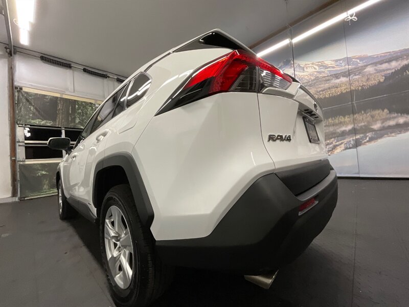 2021 Toyota RAV4 HYBRID XLE AWD / Heated Seats / ONLY 5,000 MILES  1-OWNER / LIKE NEW CONDITION / Cold Weather Pkg / Backup Camera - Photo 11 - Gladstone, OR 97027