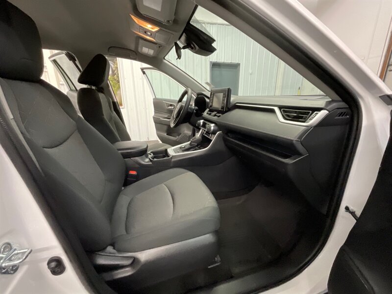 2021 Toyota RAV4 HYBRID XLE AWD / Heated Seats / ONLY 5,000 MILES  1-OWNER / LIKE NEW CONDITION / Cold Weather Pkg / Backup Camera - Photo 16 - Gladstone, OR 97027