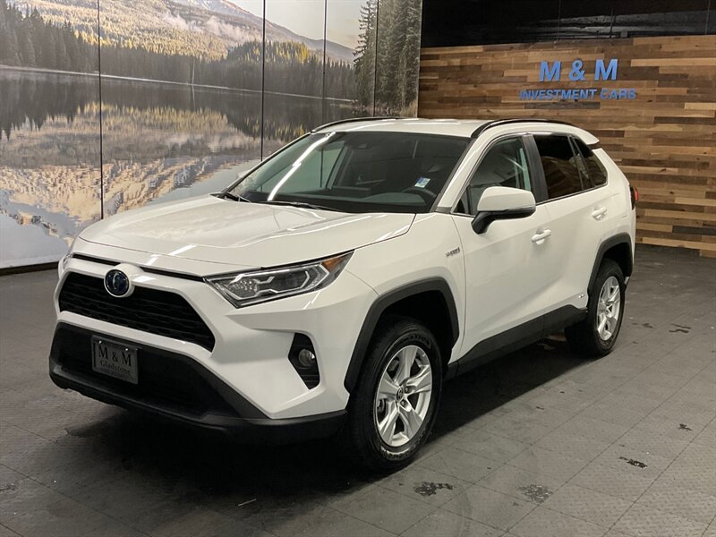 2021 Toyota RAV4 HYBRID XLE AWD / Heated Seats / ONLY 5,000 MILES  1-OWNER / LIKE NEW CONDITION / Cold Weather Pkg / Backup Camera - Photo 25 - Gladstone, OR 97027