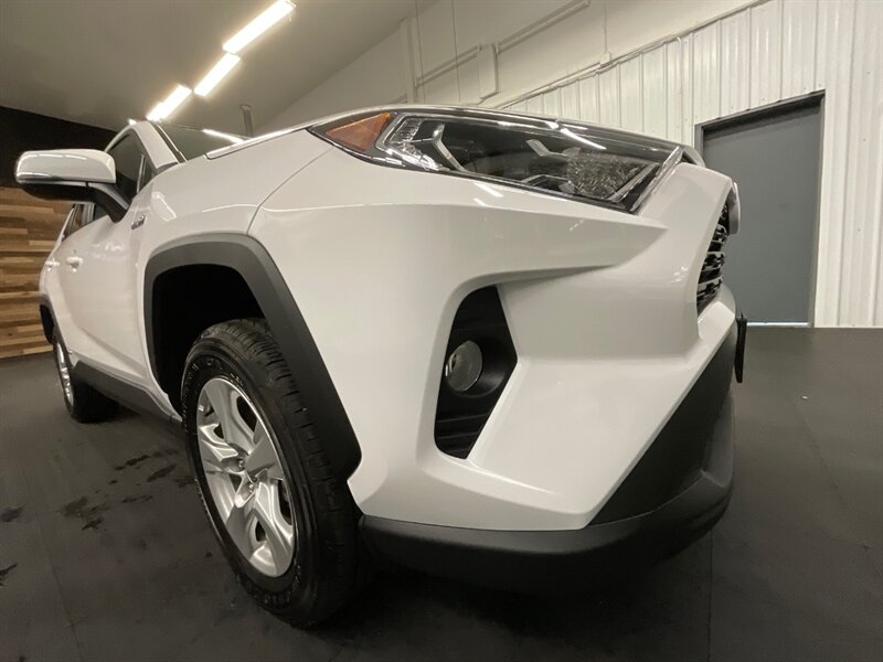 2021 Toyota RAV4 HYBRID XLE AWD / Heated Seats / ONLY 5,000 MILES  1-OWNER / LIKE NEW CONDITION / Cold Weather Pkg / Backup Camera - Photo 10 - Gladstone, OR 97027