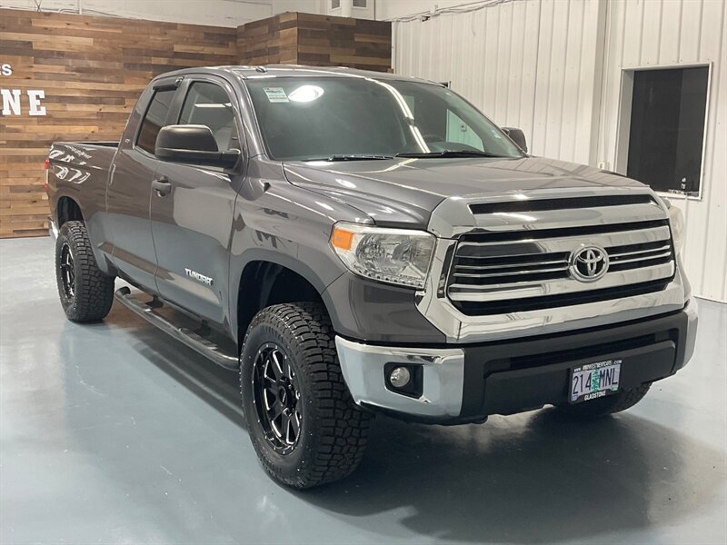 2017 Toyota Tundra SR5 4X4 / 4Dr Cab / 4.6L V8 / NEW TIRES / LOCAL / CLEAN / RUST FREE - Photo 2 - Gladstone, OR 97027
