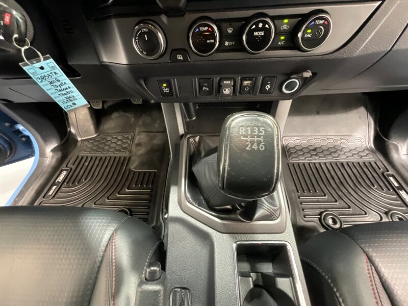 2018 Toyota Tacoma TRD Pro Double Cab 4X4 / 6-SPEED MANUAL / Tech Pkg  / ZERO RUST - Photo 21 - Gladstone, OR 97027