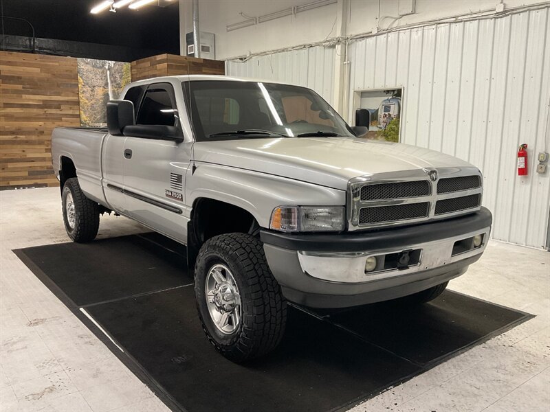 2002 Dodge Ram 2500 SLT Laramie 4X4 / 5.9L DIESEL / 6-SPEED / 88K MILE  / LONG BED / 6-SPEED MANUAL / RUST FREE / ONLY 88,000 MILES - Photo 2 - Gladstone, OR 97027