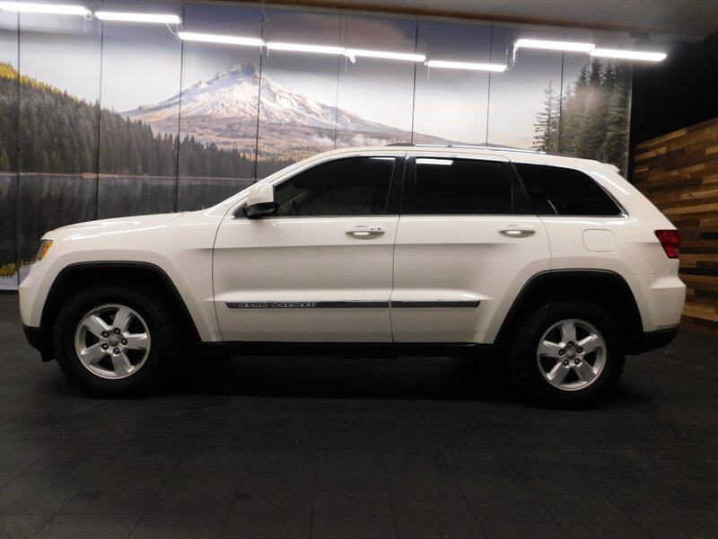 2011 Jeep Grand Cherokee Laredo 4X4 / V6 / LO   - Photo 3 - Gladstone, OR 97027