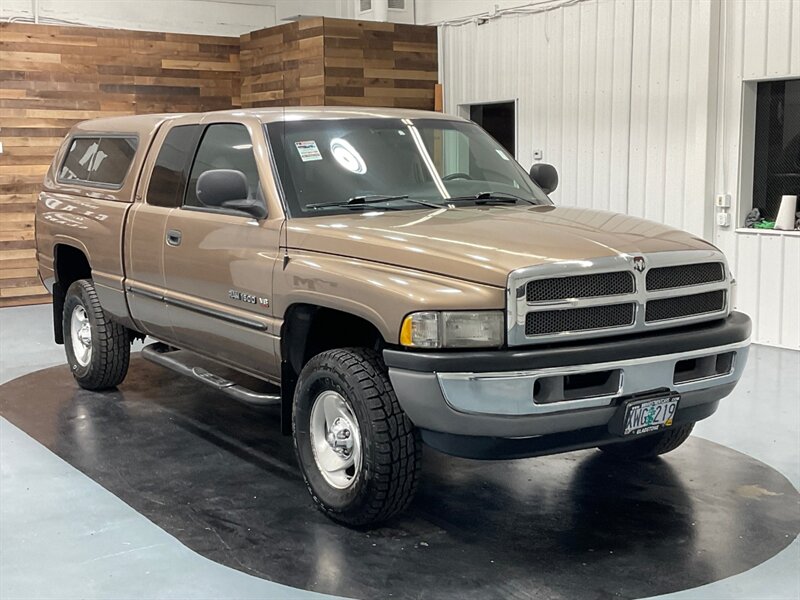 2001 Dodge Ram 1500 SLT Quad Cab 4X4 / 5.2L V8 / 5-SPEED / 94K MILES  / LOCAL TRUCK w. ZERO RUST - Photo 2 - Gladstone, OR 97027